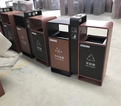 分类垃圾箱